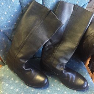 BDG leather boots size 7 excellent condition!!